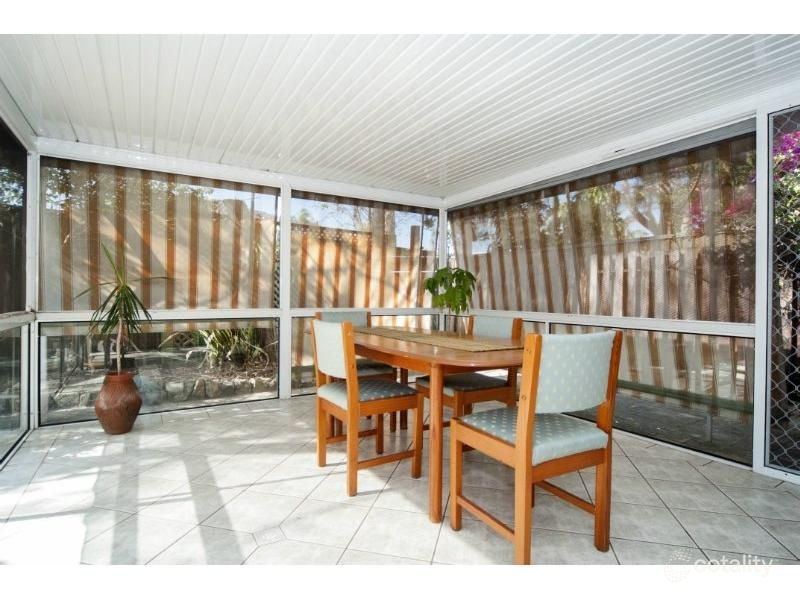 2/10 Eurimbula Ct, Paradise Point, QLD 4216