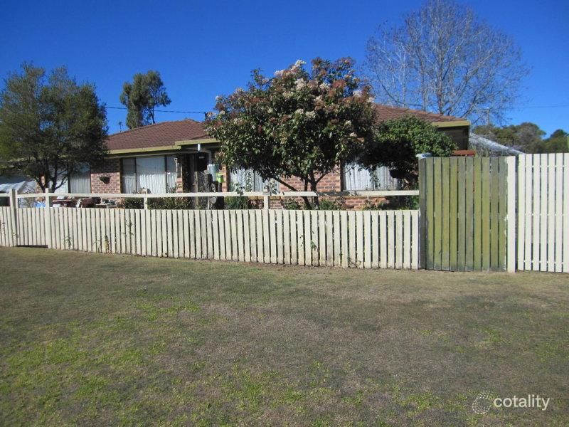 31 Albert St, Crows Nest, QLD 4355