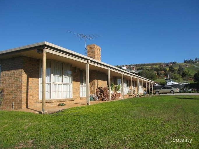 9 Swans Rd, Darley, VIC 3340