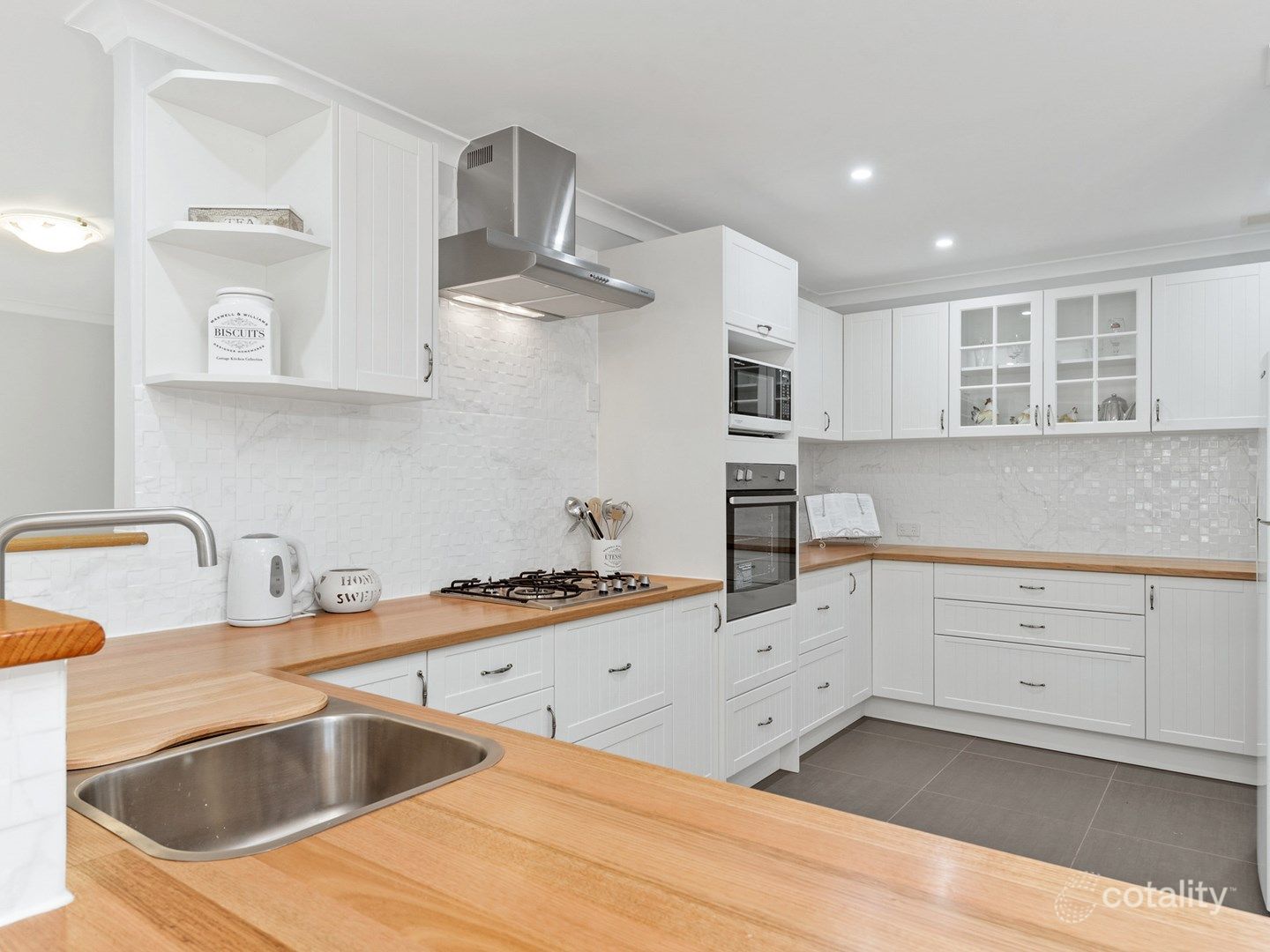 27 Little River Cove, Jane Brook, WA 6056