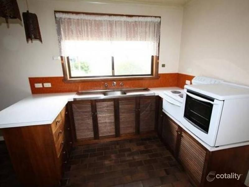 102 Curdie St, Cobden, VIC 3266