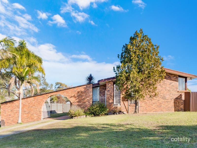 1 Huon Pl, Glenfield, NSW 2167