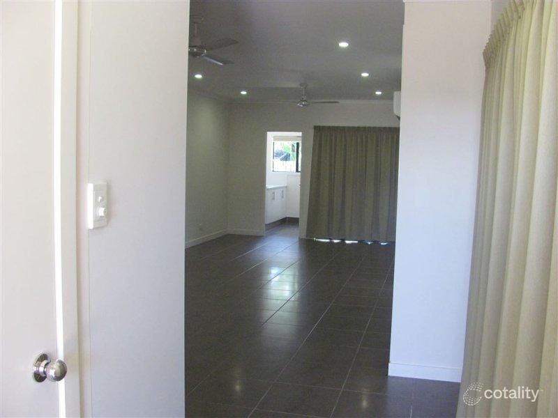 2/4 Finschhafen St, Aitkenvale, QLD 4814