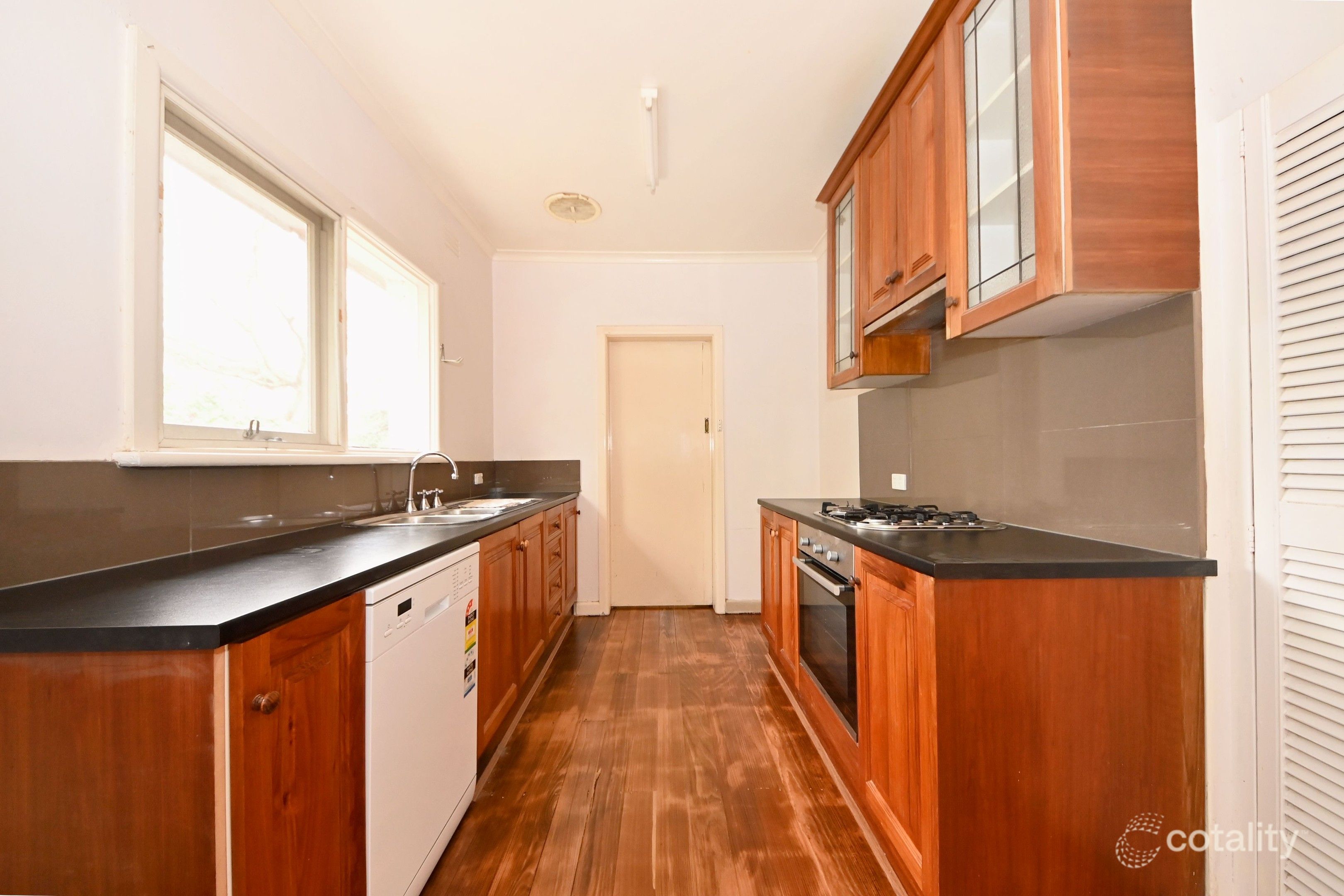 37 Hillview Ave, Mount Waverley, VIC 3149
