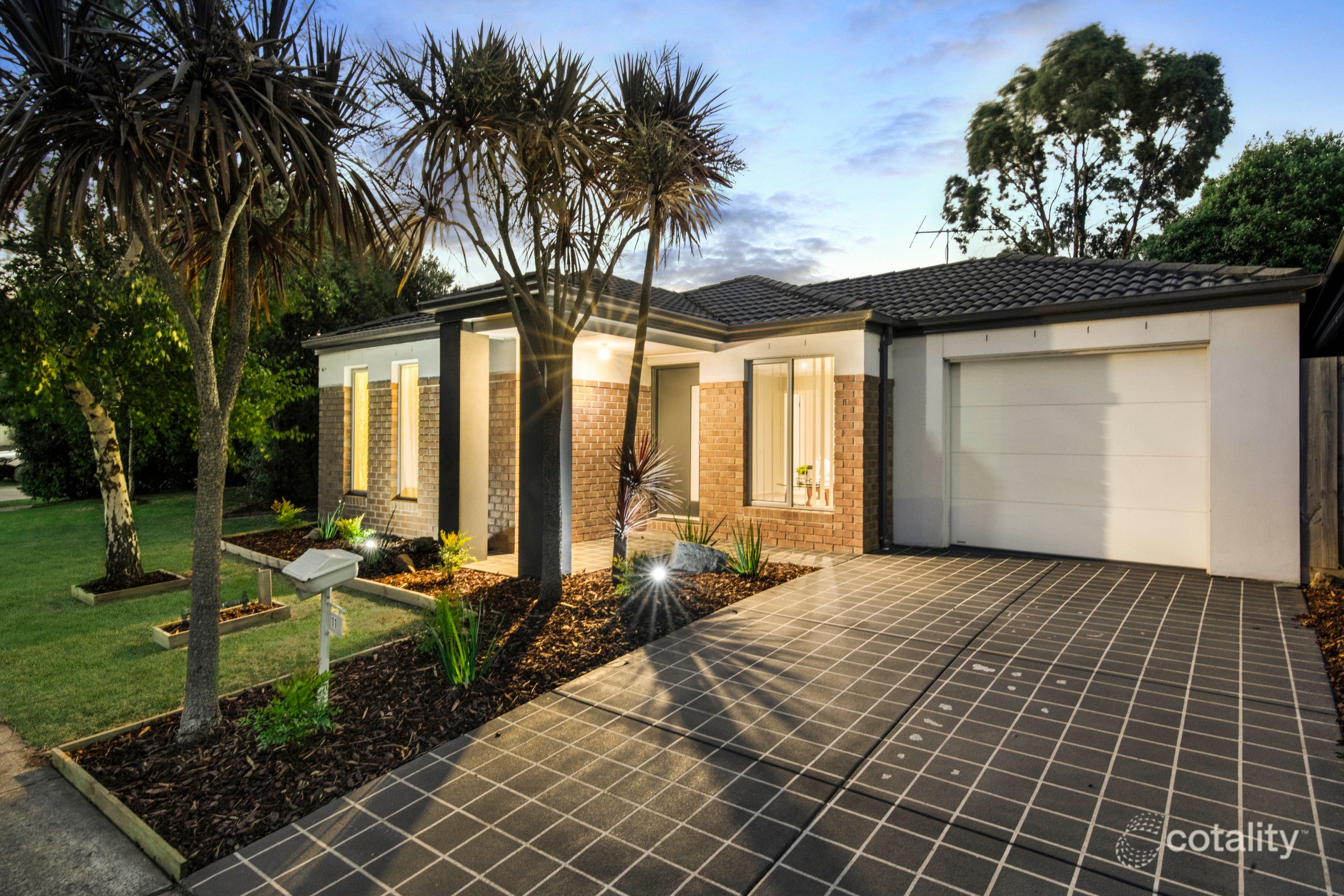 11 Sing Cres, Berwick, VIC 3806