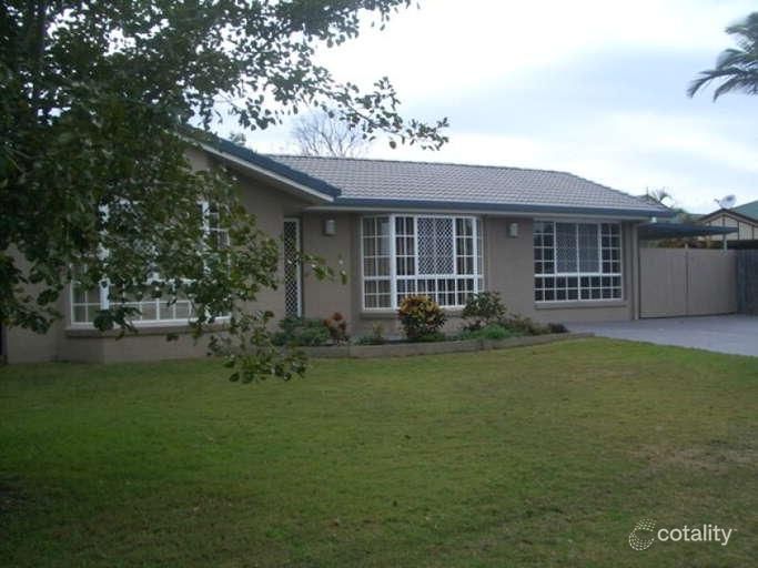 19 Cassandra Cres, Urangan, QLD 4655