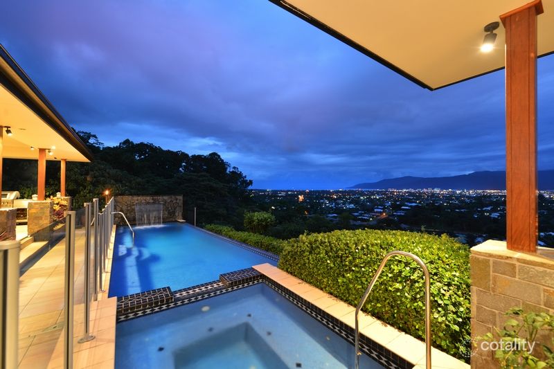 9 Solomon Pl, Mooroobool, QLD 4870