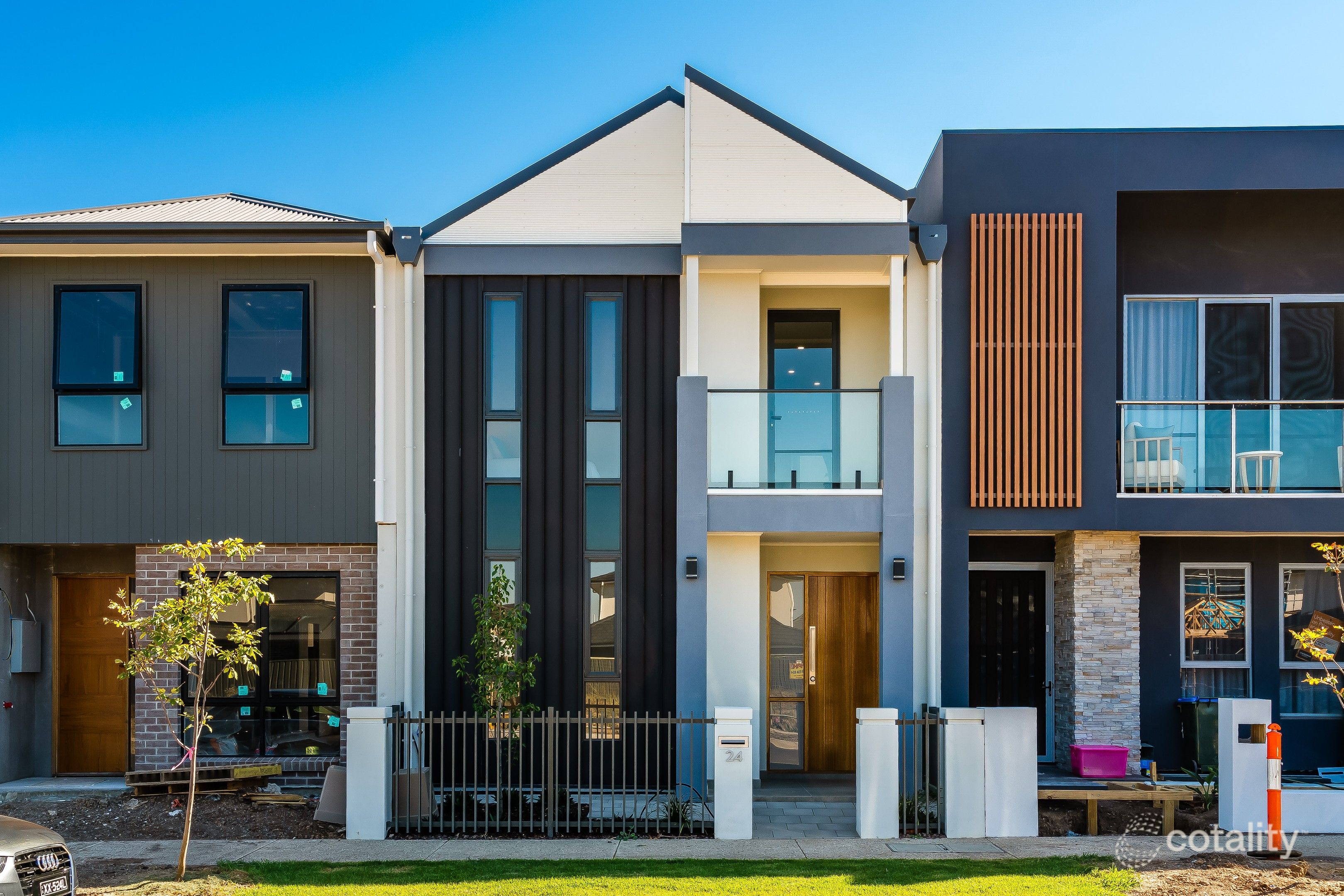 24 Winpirra Cct, Lightsview, SA 5085