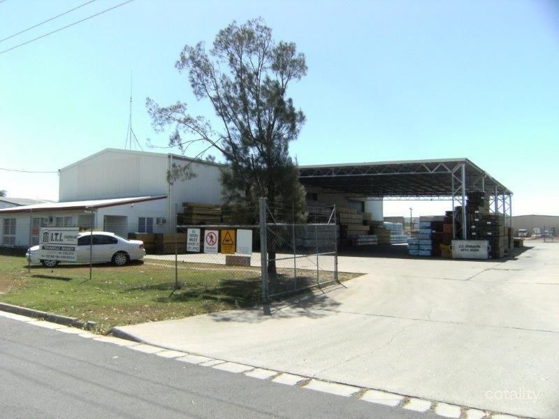 30 Crocodile, Mount St John, QLD 4818