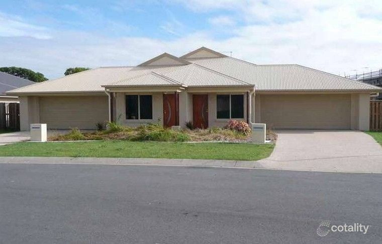 2/11 Bilgola Pl, Blacks Beach, QLD 4740