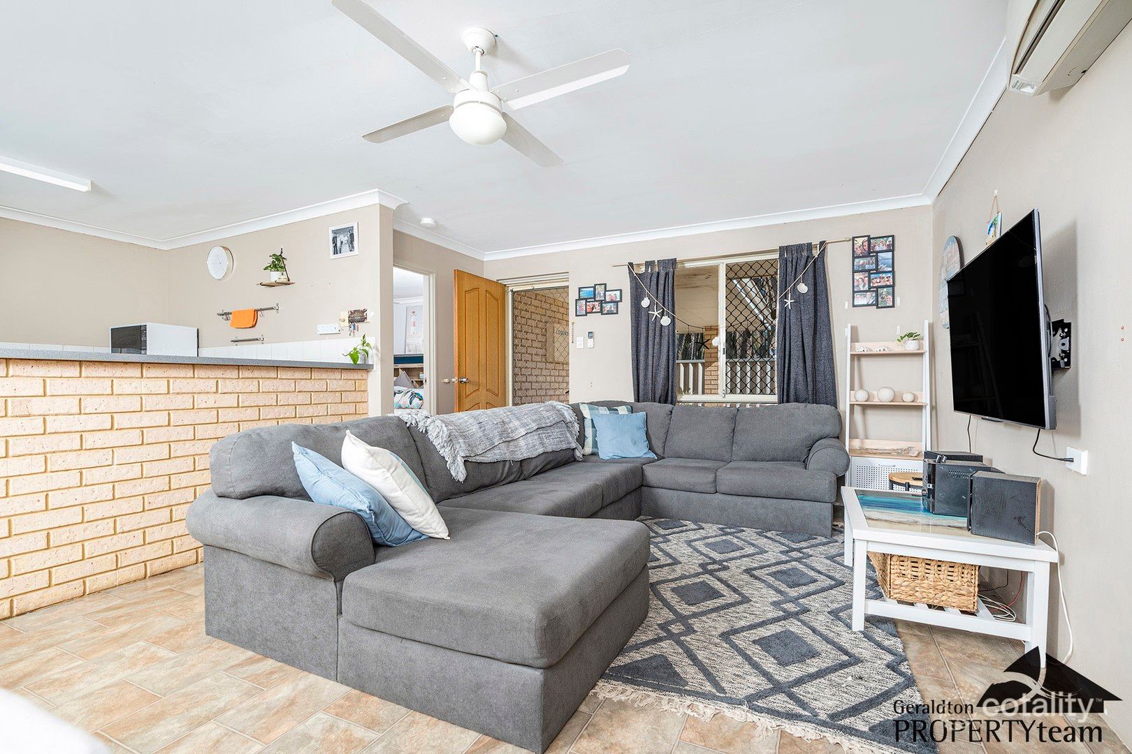 262b First St, Wonthella, WA 6530