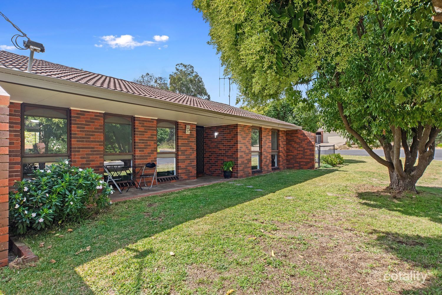 1/1 Nandina Ct, Strathdale, VIC 3550