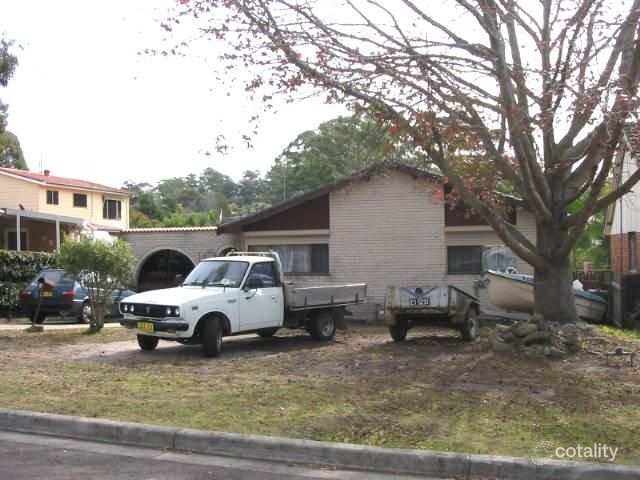 2 Kareelah Ave, Berkeley Vale, NSW 2261