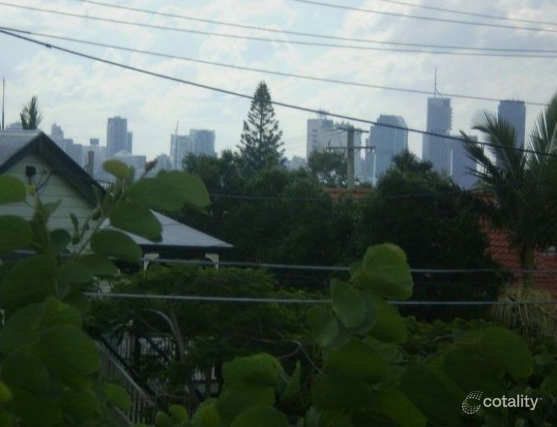 14 Cedar St, Greenslopes, QLD 4120