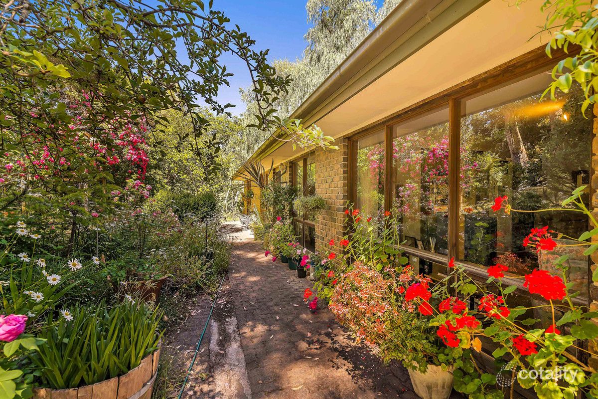 2 Yatina Rd, Aldgate, SA 5154