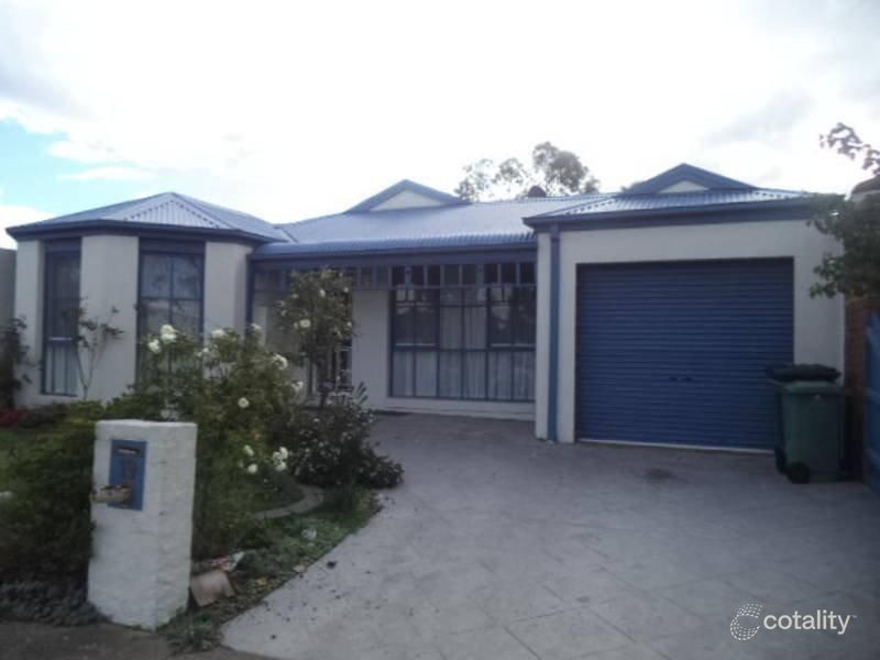 19 Lincolne Cres, Roxburgh Park, VIC 3064
