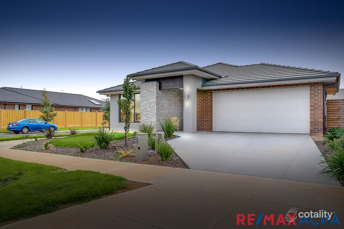 13 Lush Ave, Werribee, VIC 3030