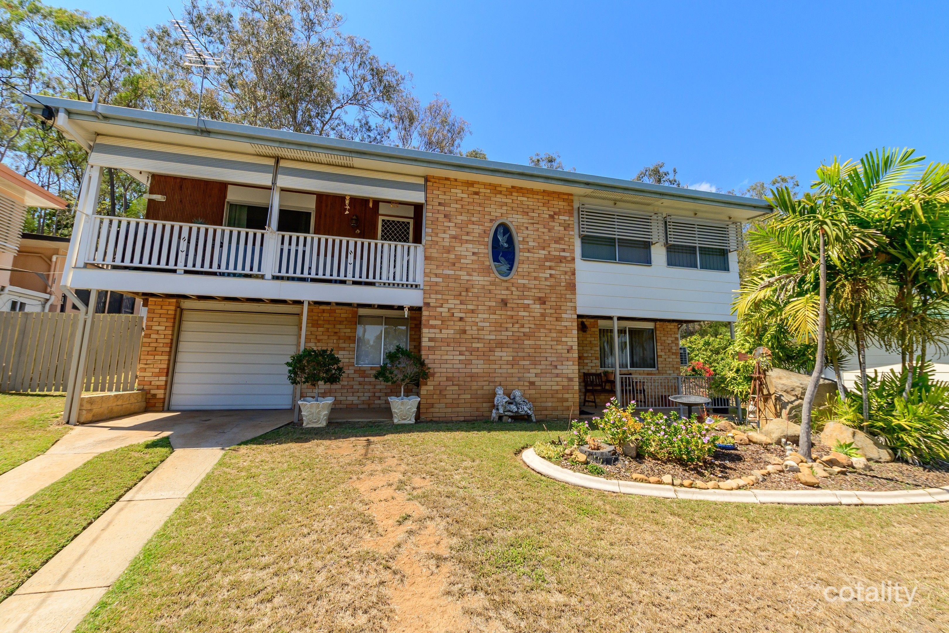 16 Holland St, West Gladstone, QLD 4680