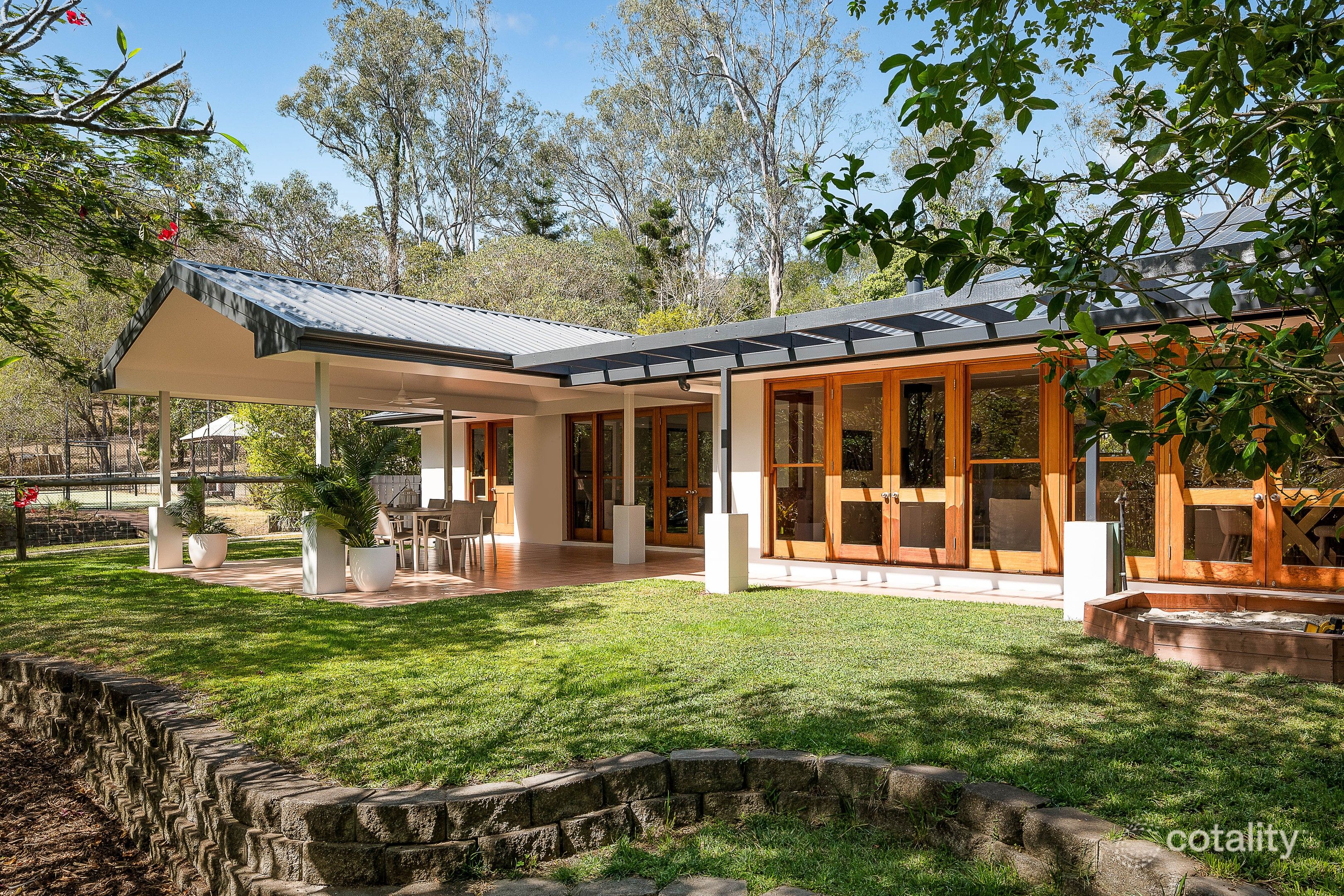 7 Hogan Ct, Camp Mountain, QLD 4520