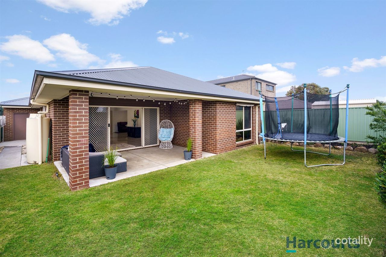 74 Waterford Dr, Miners Rest, VIC 3352