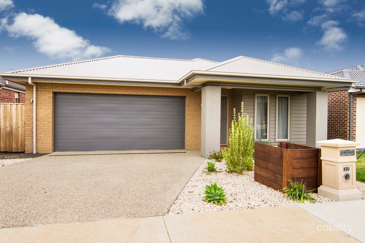 32 Sirrom Cres, Armstrong Creek, VIC 3217