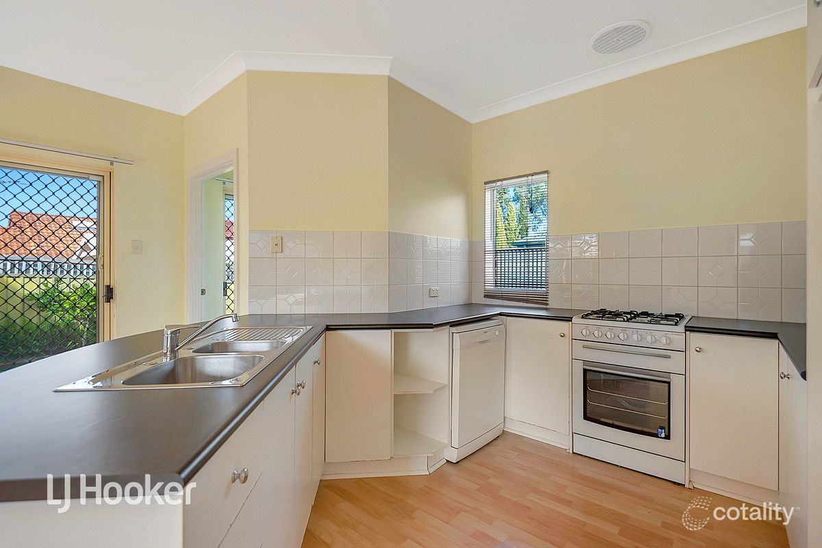 32 Featherstone Cct, Greenwith, SA 5125