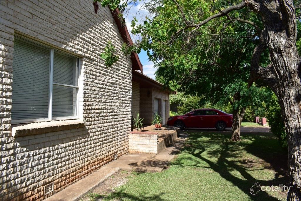 83 Gobolion St, Wellington, NSW 2820