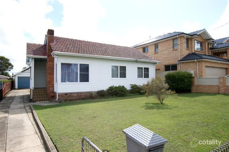 4 Alamein Rd, Revesby Heights, NSW 2212
