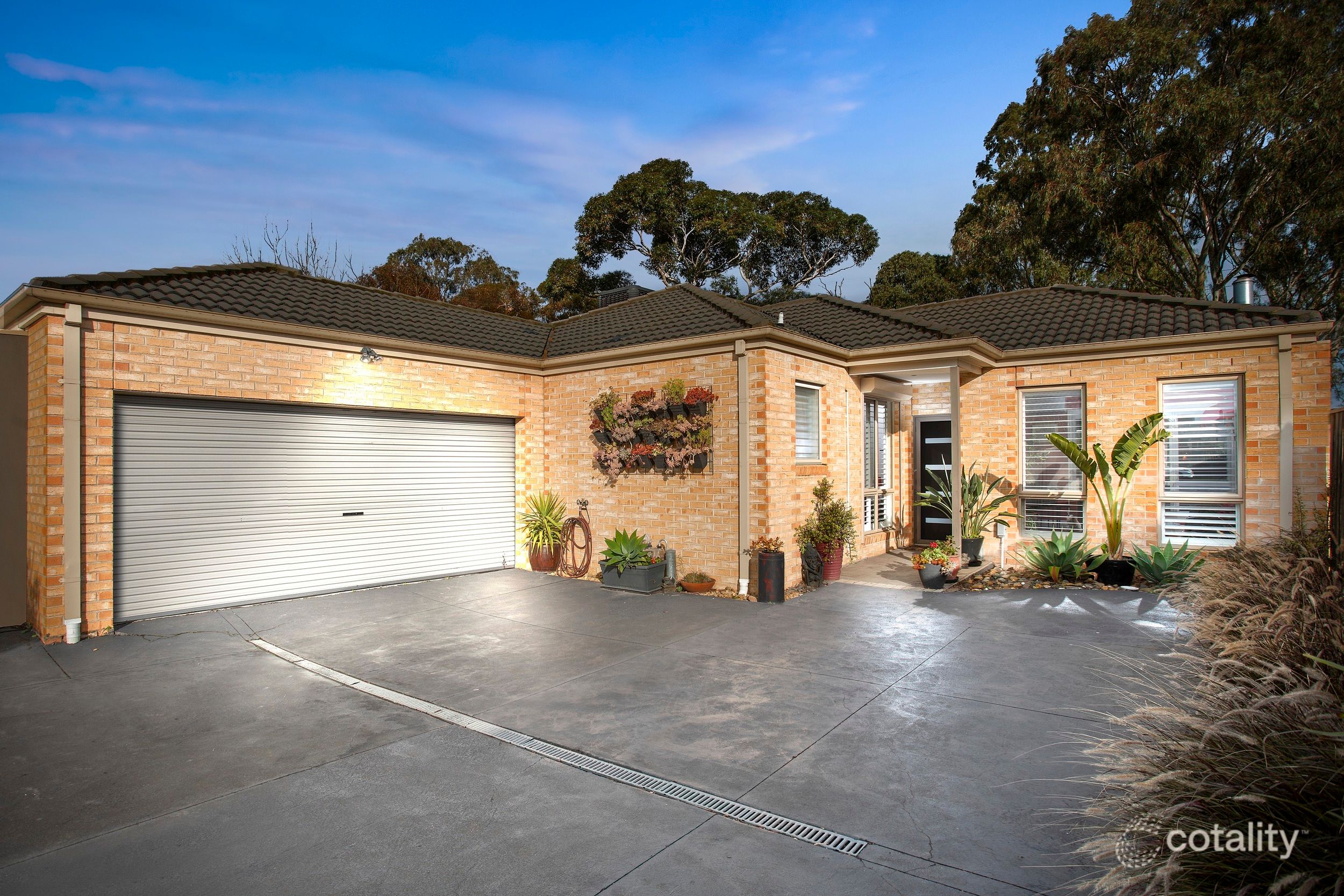 2/1 Cypress Ave, Brooklyn, VIC 3012