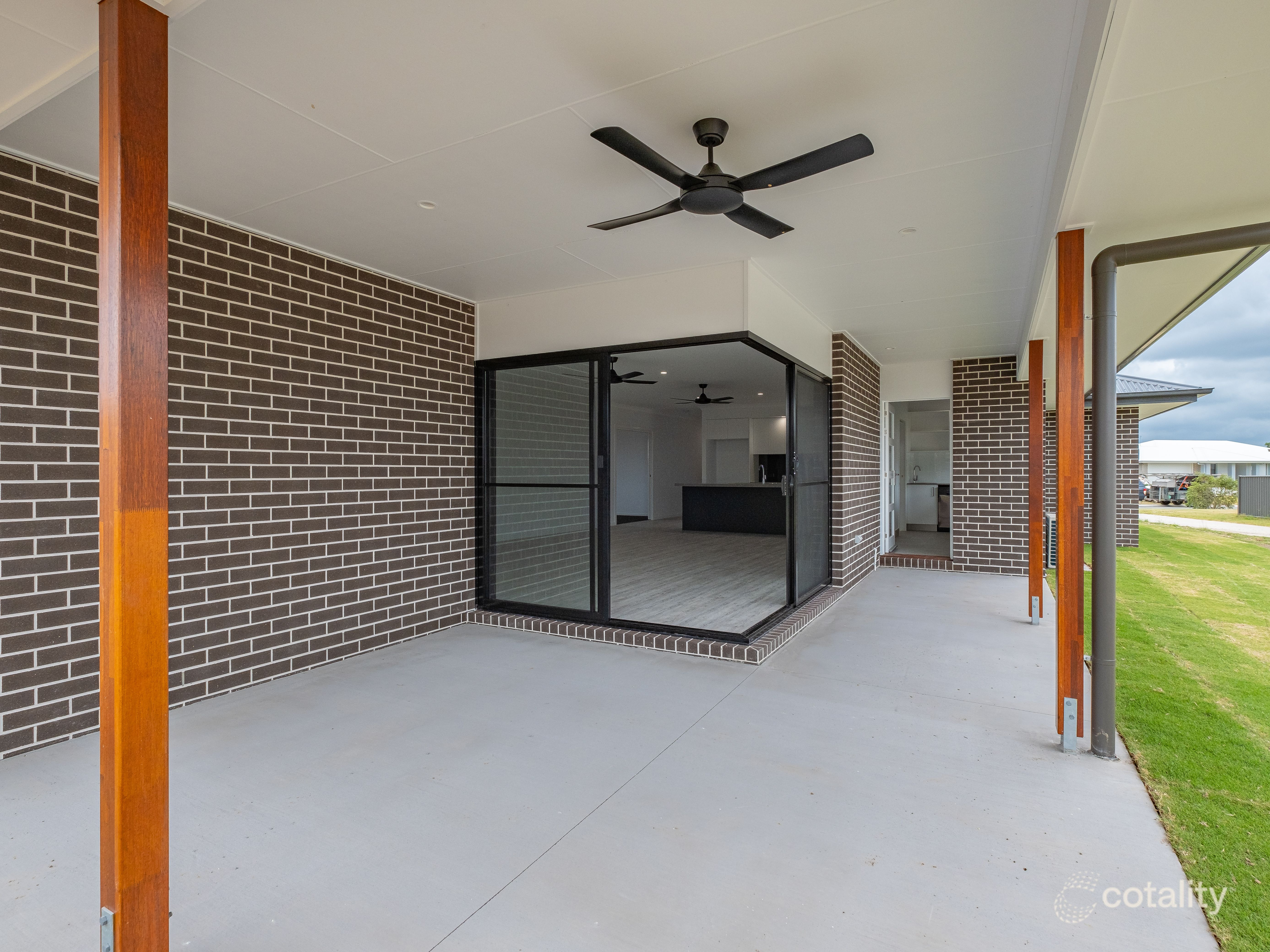 7 Hampton Ct, Southside, QLD 4570