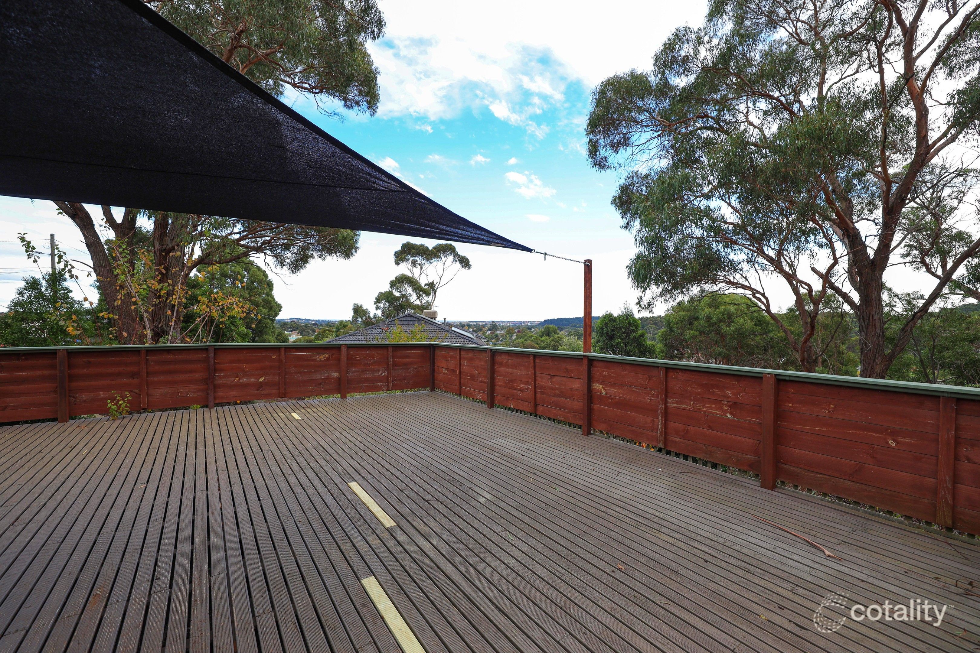 10 Summit Cres, Brown Hill, VIC 3350