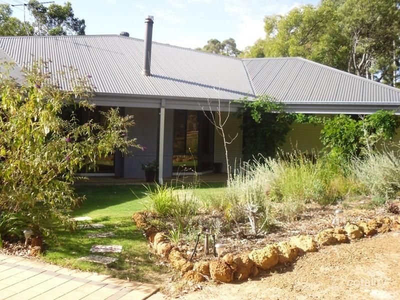 63 Armstrong St, Boyanup, WA 6237