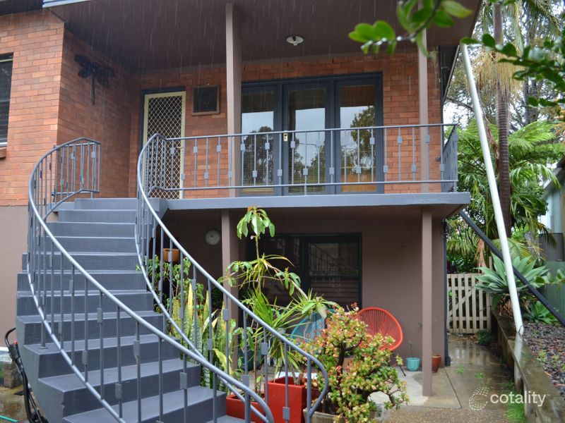 2/9 Robertson St, Coniston, NSW 2500