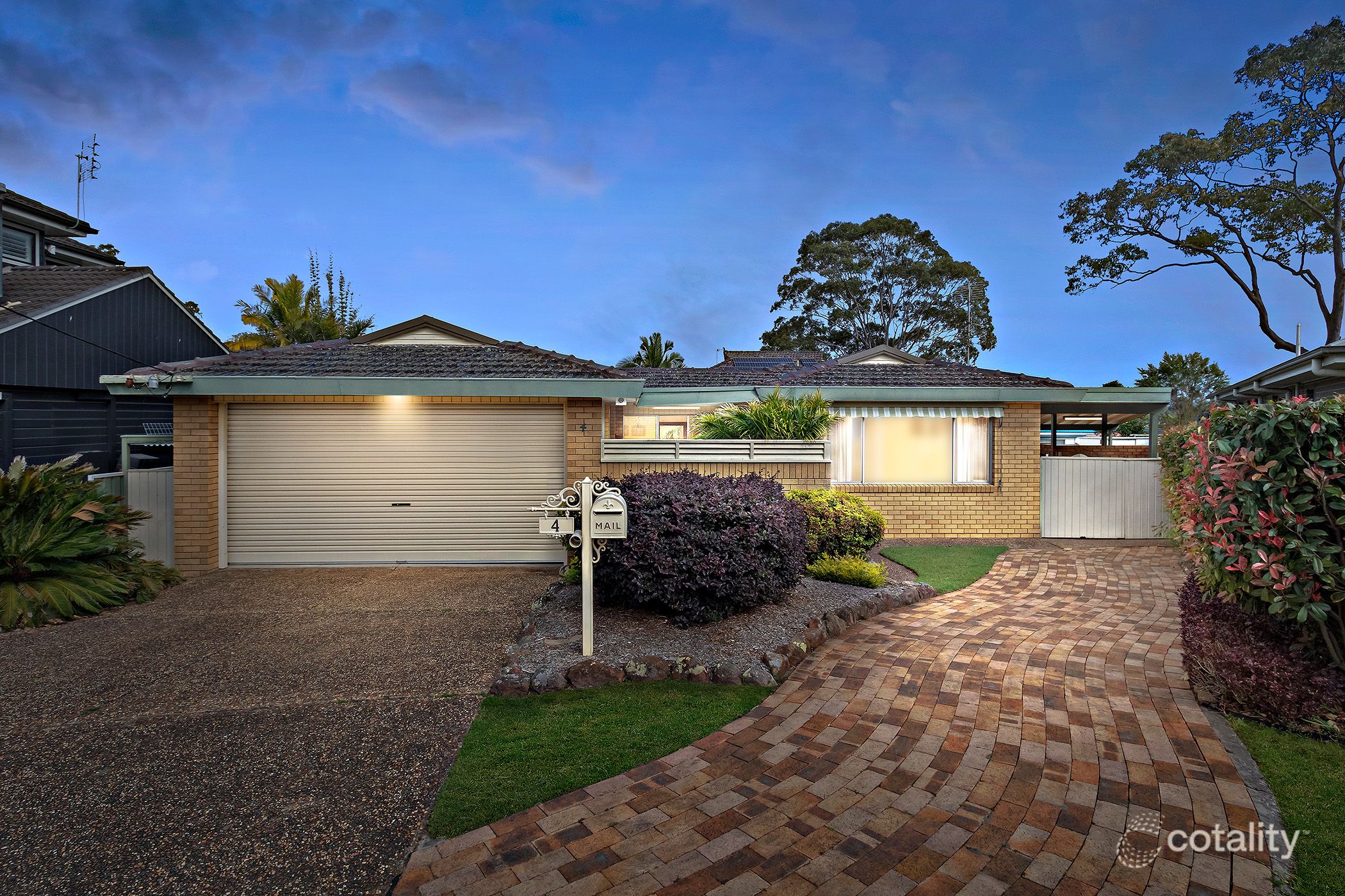 4 Maxine Cl, Eleebana, NSW 2282