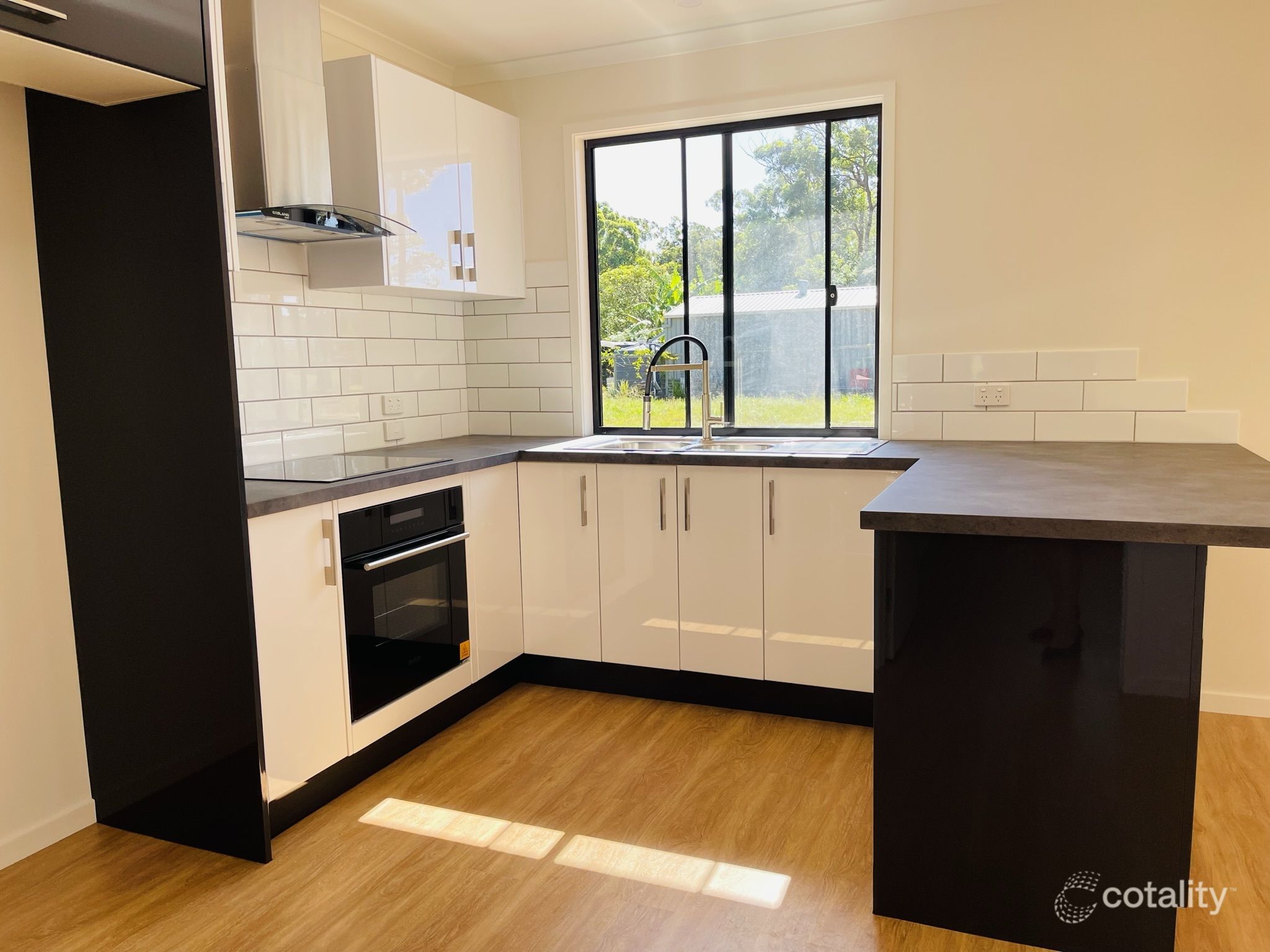 54 Harvey St, Russell Island, QLD 4184