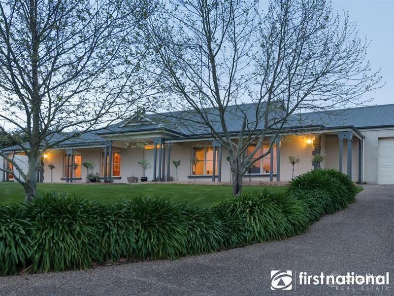 14-16 Cloverfield Cl, Berwick, VIC 3806