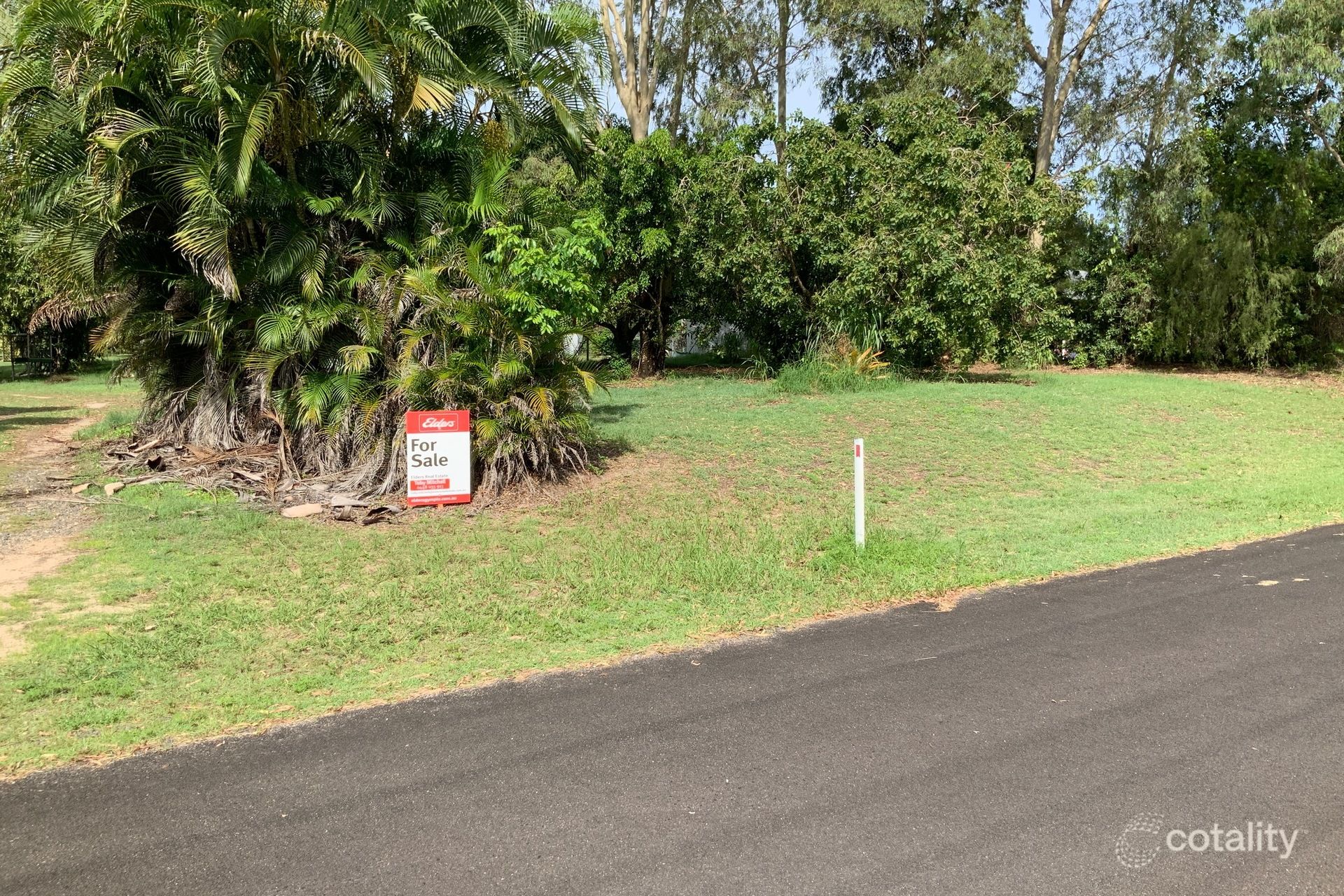 11 Paradise Palm Dr, Tully Heads, QLD 4854