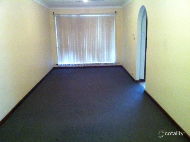 18/4 Glastonbury Rd, Armadale, WA 6112