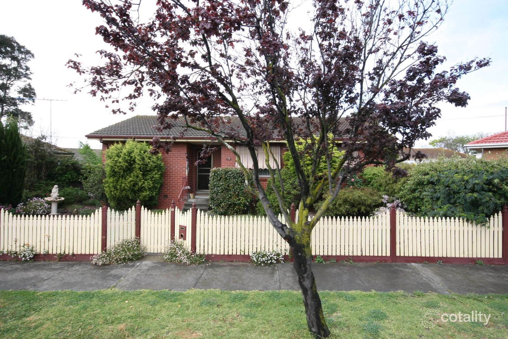 13 Hitchcock St, Breakwater, VIC 3219