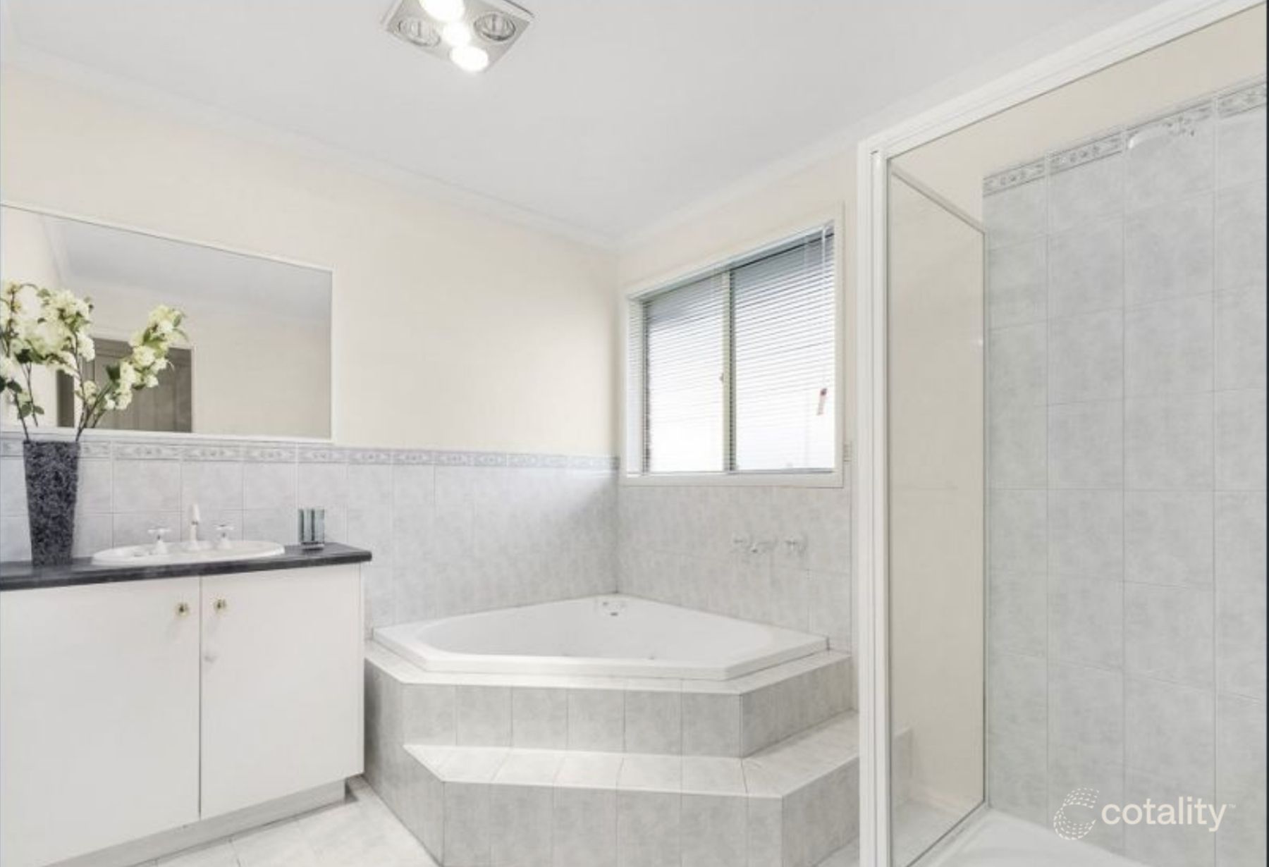 16 Hydefield Dr, Wyndham Vale, VIC 3024
