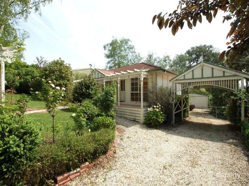 5 Connors Flat Rd, Wandin North, VIC 3139