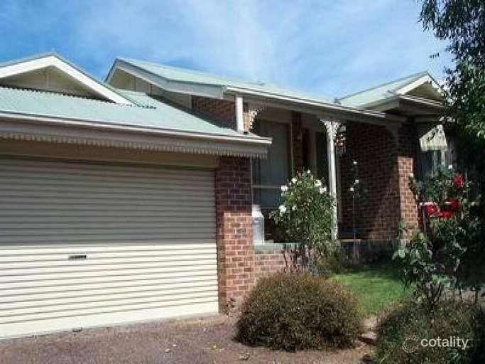 17 Ashley Ct, Seville, VIC 3139
