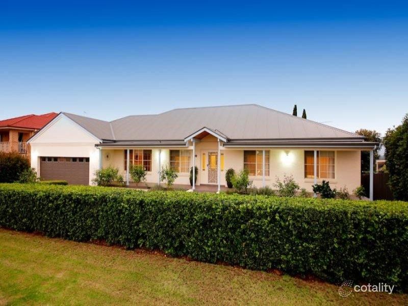 38 Governors Way, Macquarie Links, NSW 2565