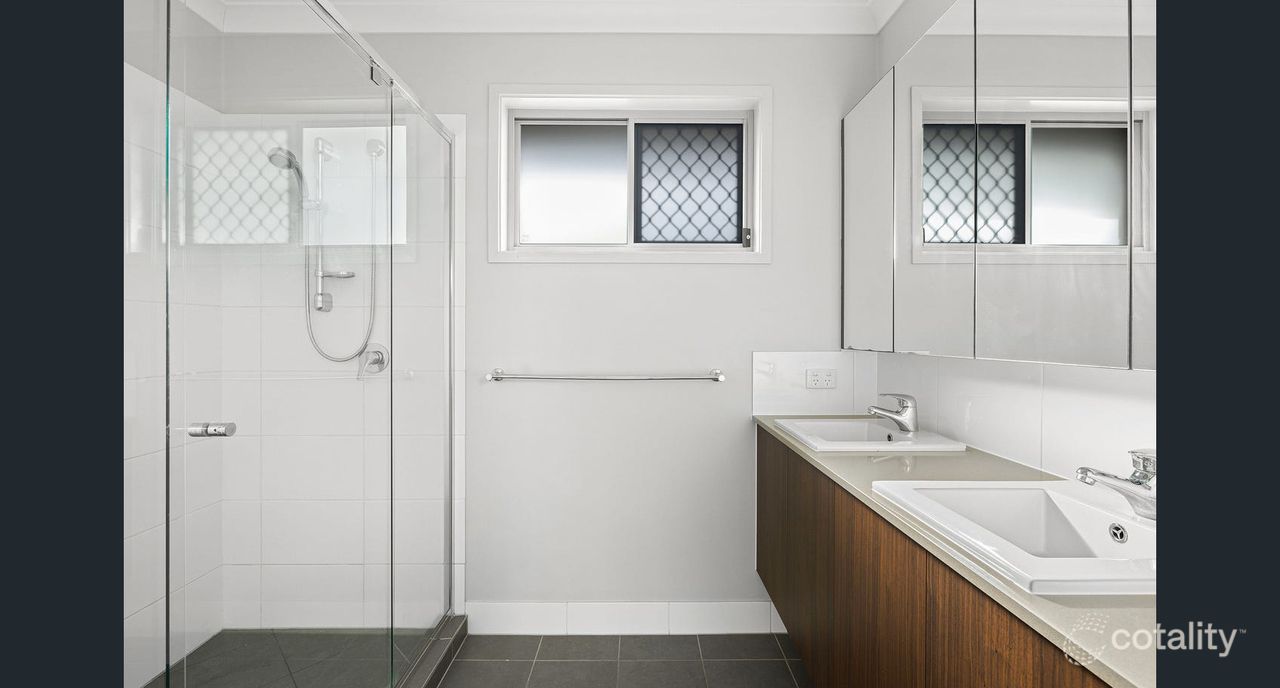 1 Nepal Ct, Springfield Lakes, QLD 4300