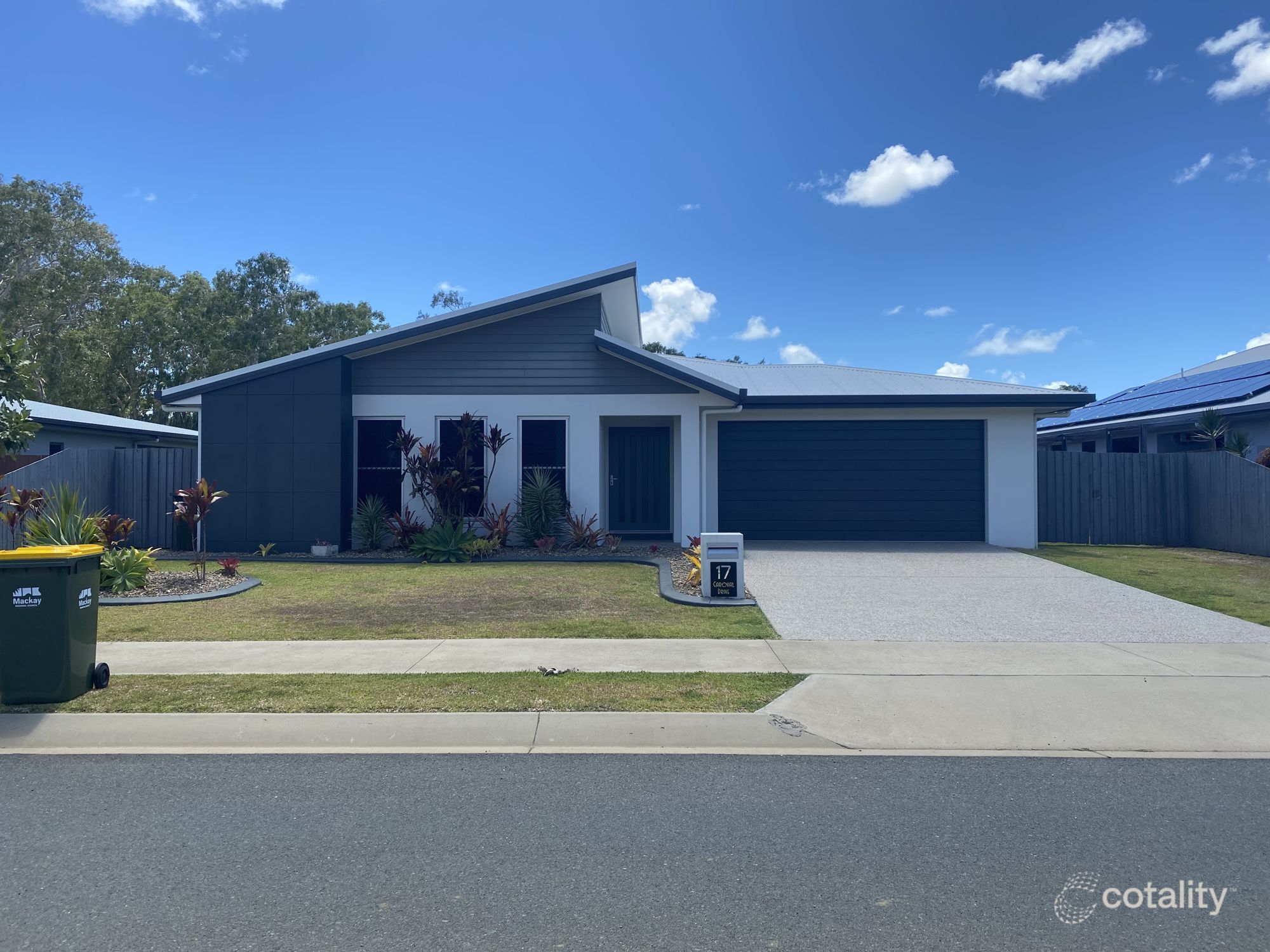 17 Caroval Dr, Rural View, QLD 4740