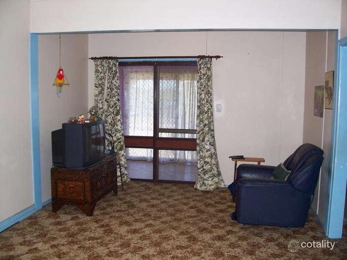 18 Cemetery Rd, Ipswich, QLD 4305