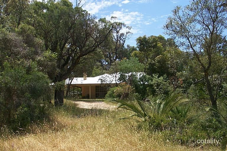 8 Sublime Gld, Carramar, WA 6031