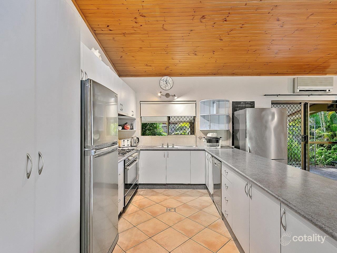 8 Summertime Cl, Trinity Park, QLD 4879