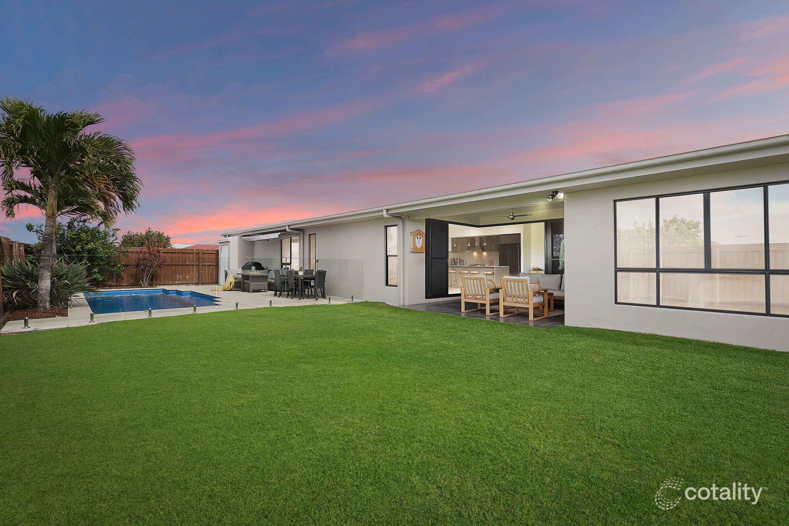 13-15 Lancaster Way, Ooralea, QLD 4740
