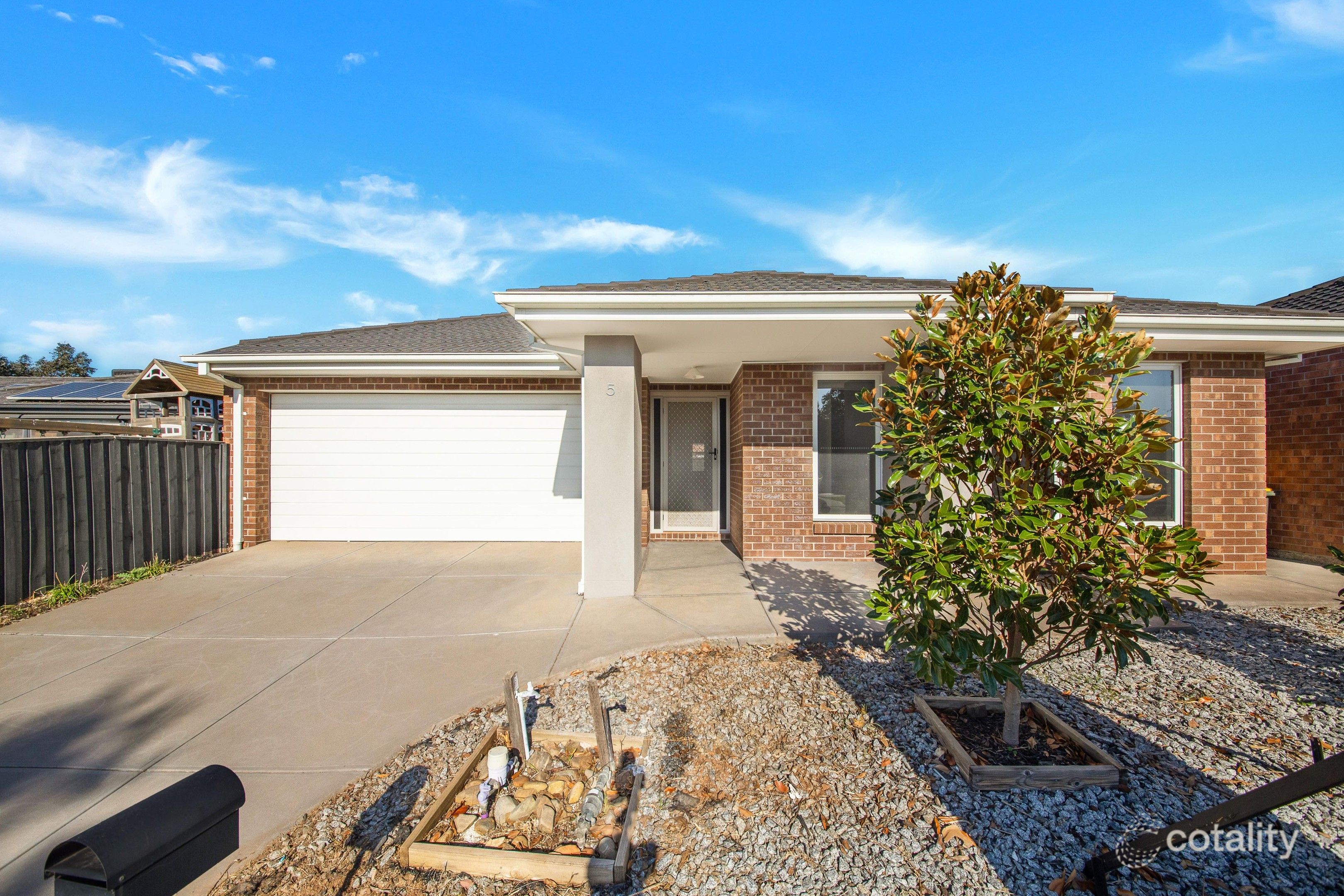 5 Edwin Cl, Manor Lakes, VIC 3024